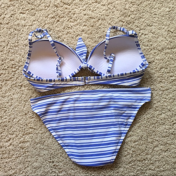 Striped bikini - Picture 2 of 6